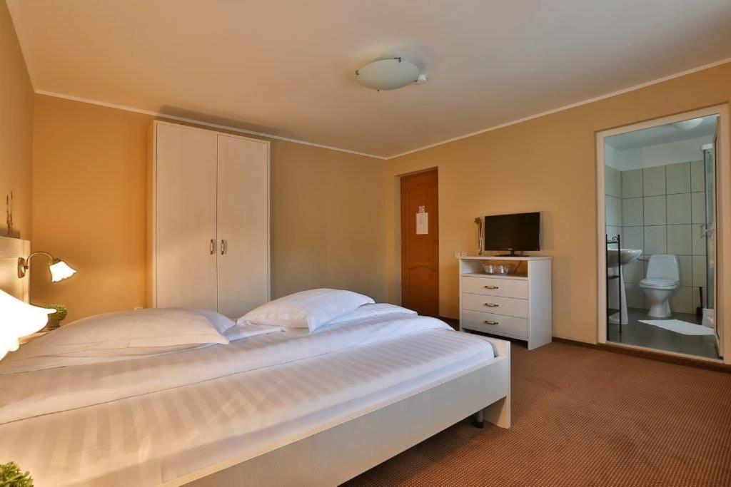 Pensiunea La Padure Cheia, Prahova Hotel Maneciu ภายนอก รูปภาพ