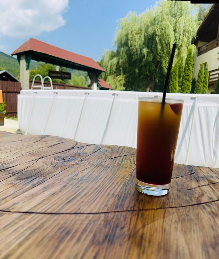 Pensiunea La Padure Cheia, Prahova Hotel Maneciu ภายนอก รูปภาพ